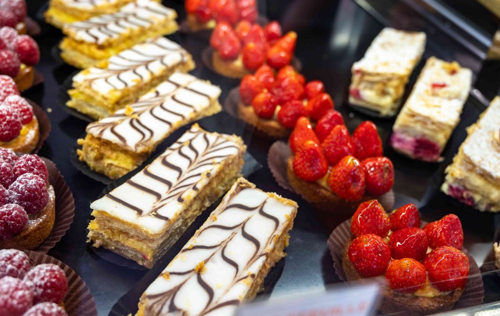 Noël Dans L’univers Des Concours De Pâtisserie En 2024 : Un Souffle De ...